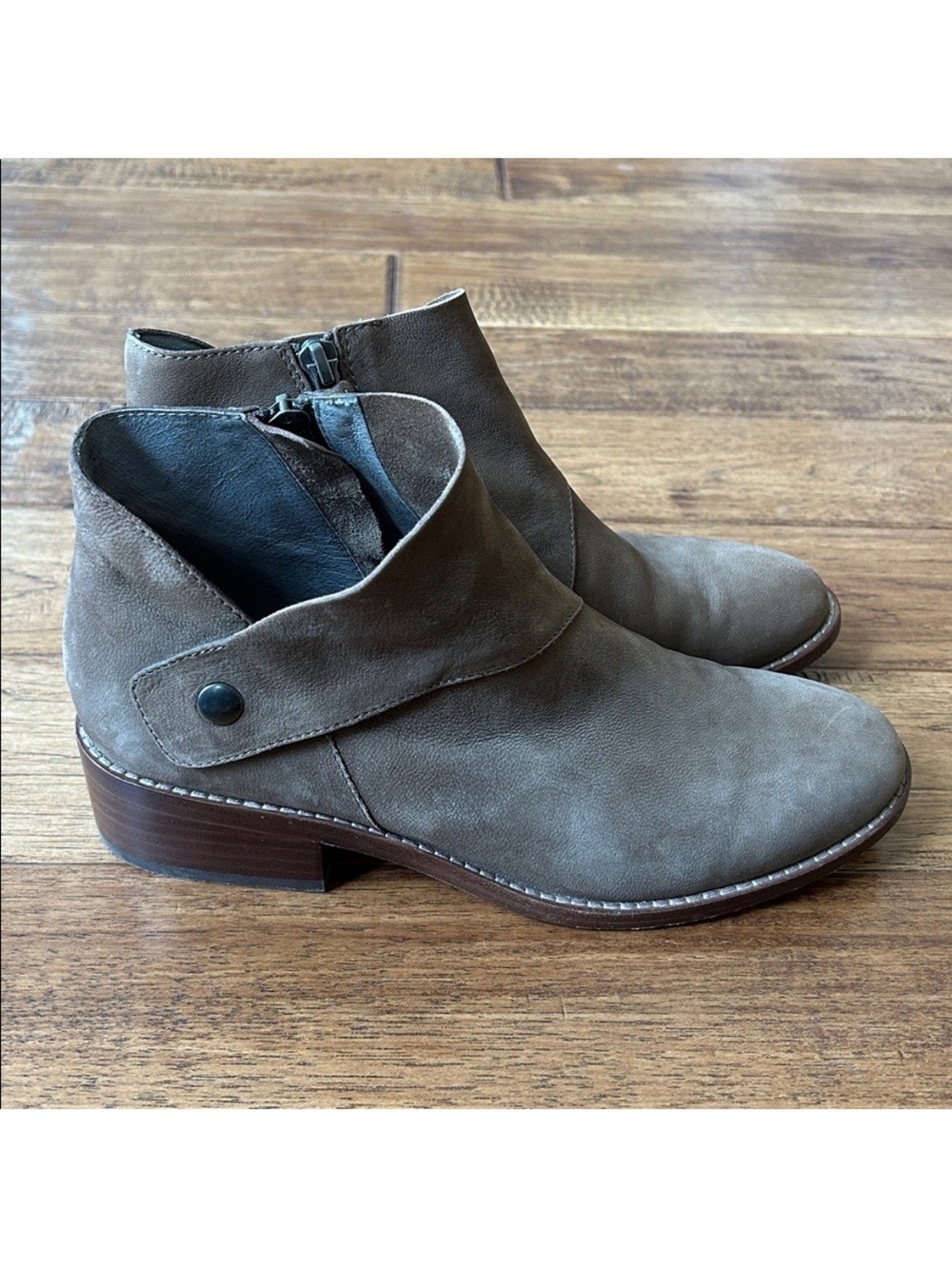 Eileen Fisher Billie Ankle Boots Booties Tan Light Brown Nubuck Leather Size 7.5